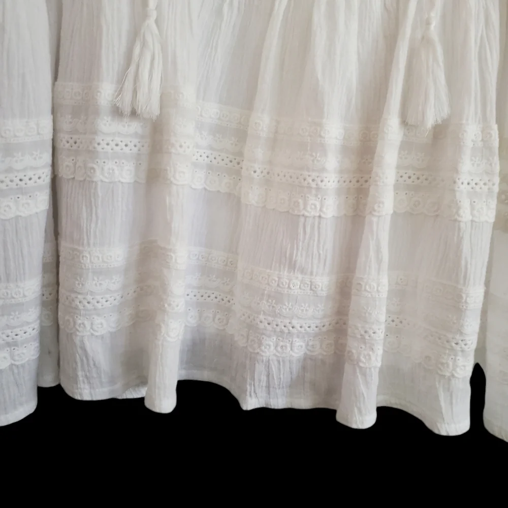 Sundance cataloge white cotton Gauze embroidered dress, size medium - Picture 4 of 12